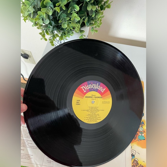 VINYL RECORD DISNEYLAND WALT DISNEY'S CHILDREN'S FAVORITES VOLUME TWO 29 songs - Picture 6 of 6